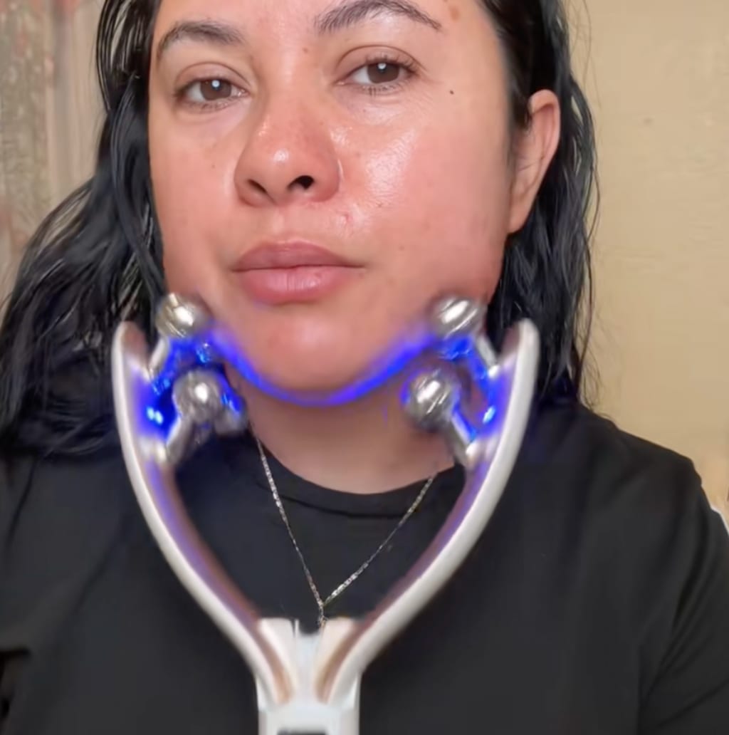 LumaLift Sculpt & Glow Wand